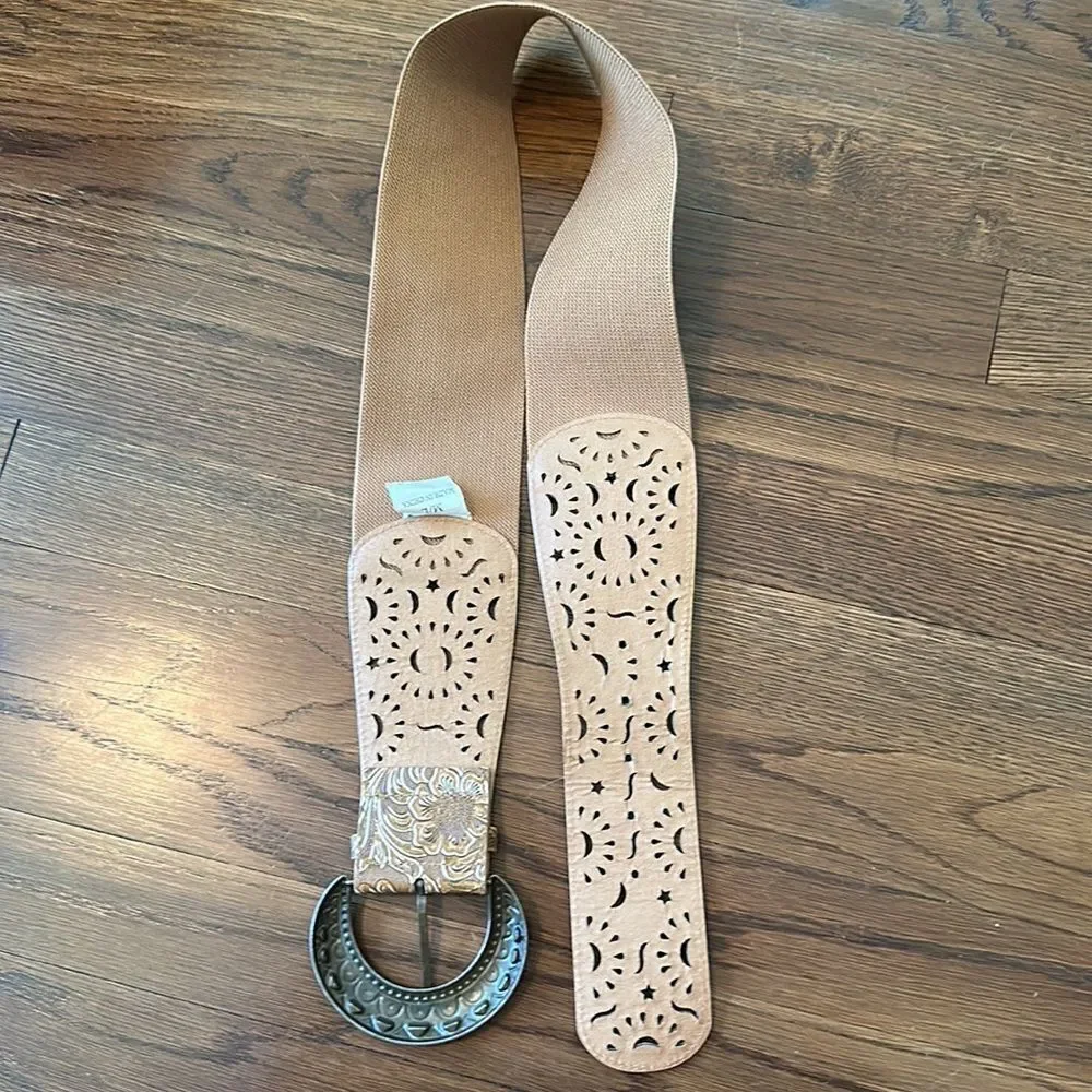 Tan paisley‎ pattern faux tool leather/elastic band & large ornate belt buckle